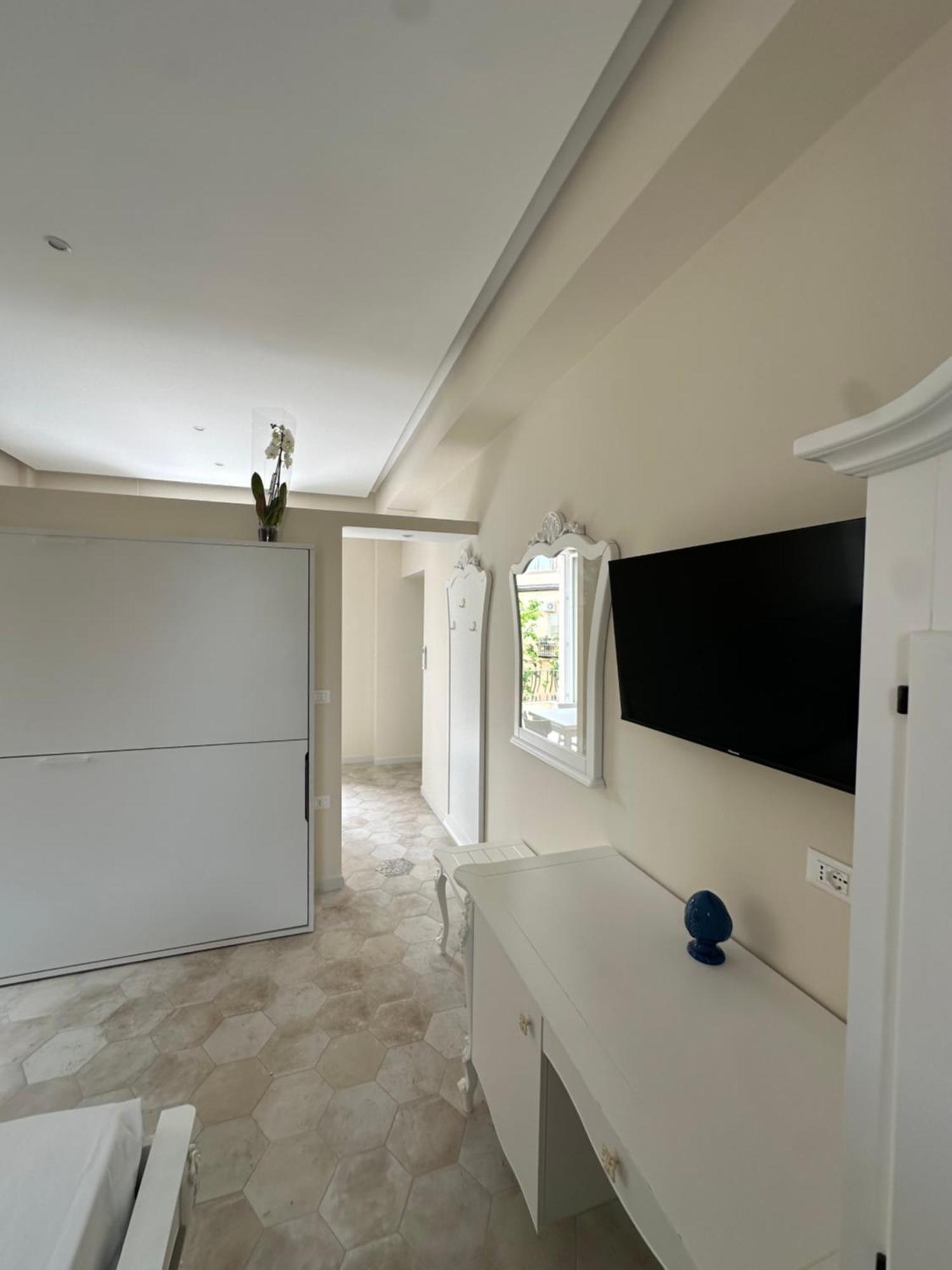 Karol Room&Apartment Тропея Экстерьер фото
